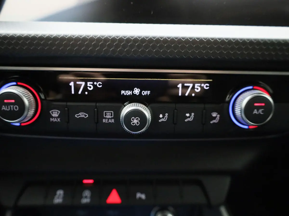30 TFSI S edition 116 PK | S-line | Automaat | Camera | Apple Carplay | Android Auto | Cruise Control | Climate Control | Keyless | Sfeerverlichting | Lichtmetalen velgen |
