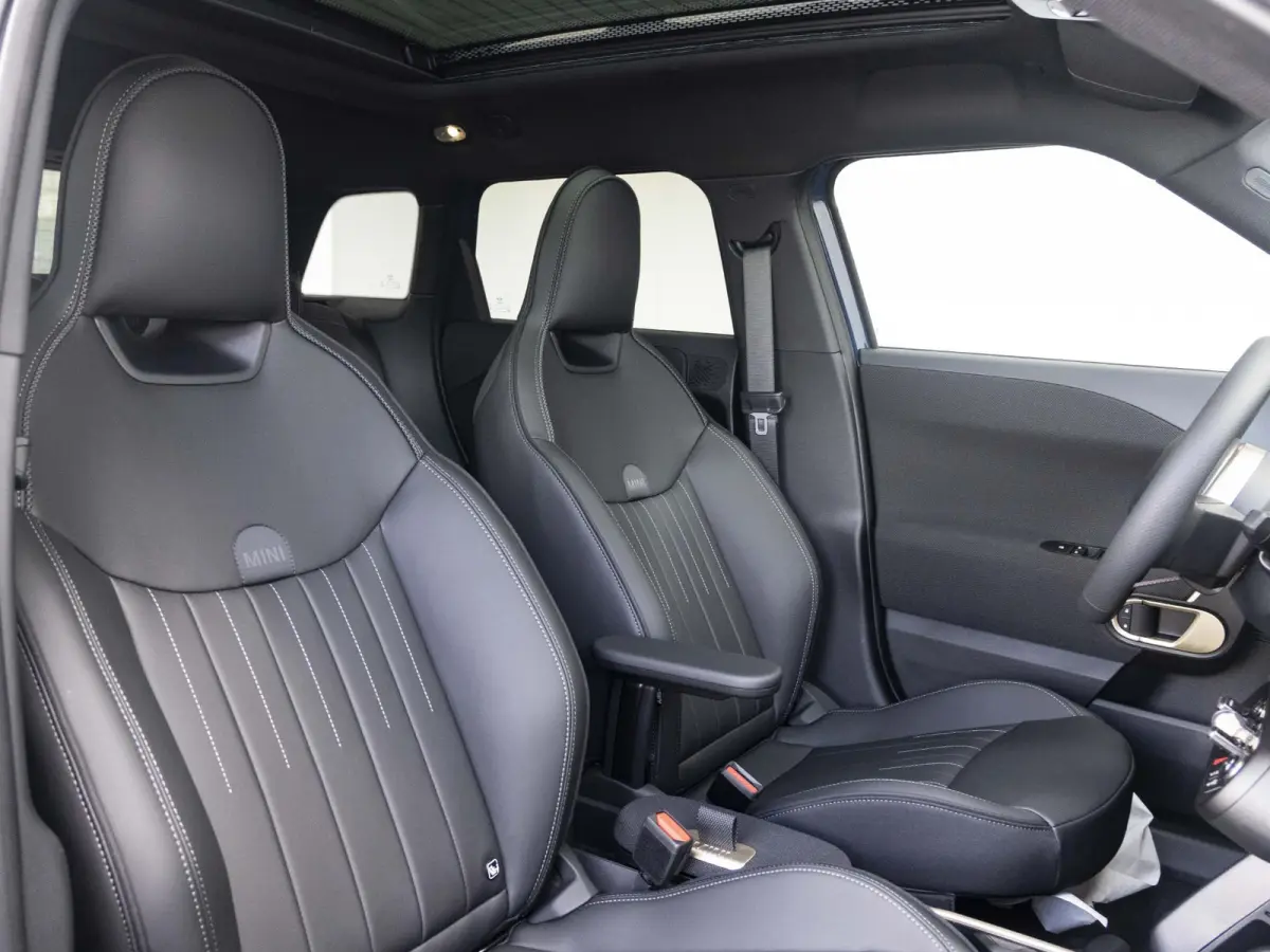 SE | John Cooper Works Uitvoering + Pakket L
