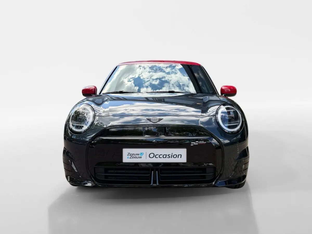 Cooper E John Cooper Works XL 40.7 kWh BOMVOL | Glassroof | Stoel + stuurverwarming | 360 Camera | Memory functie |