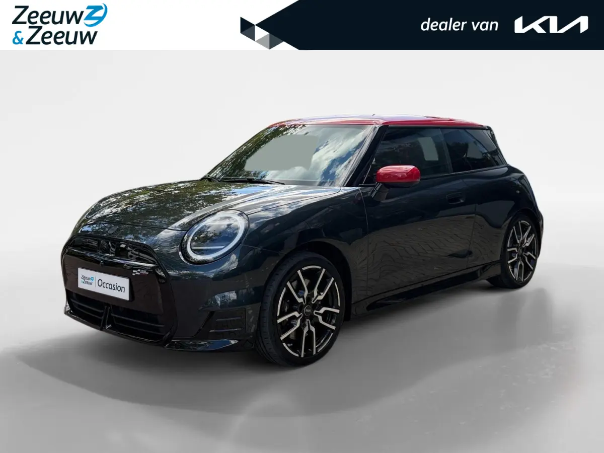 Cooper E John Cooper Works XL 40.7 kWh BOMVOL | Glassroof | Stoel + stuurverwarming | 360 Camera | Memory functie |