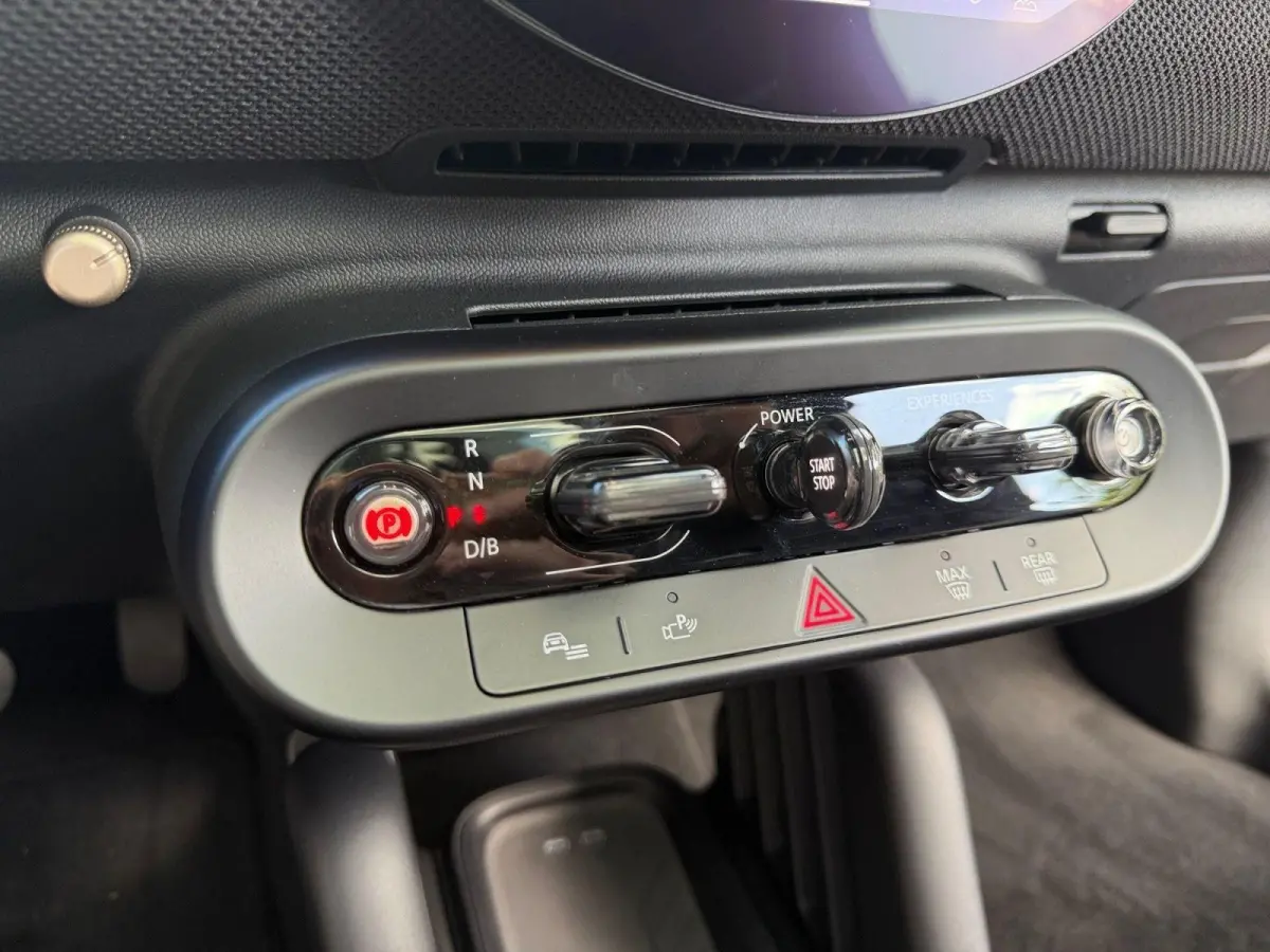 Cooper E John Cooper Works XL 40.7 kWh BOMVOL | Glassroof | Stoel + stuurverwarming | 360 Camera | Memory functie |