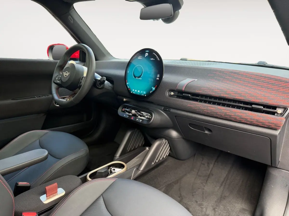 Cooper E John Cooper Works XL 40.7 kWh BOMVOL | Glassroof | Stoel + stuurverwarming | 360 Camera | Memory functie |