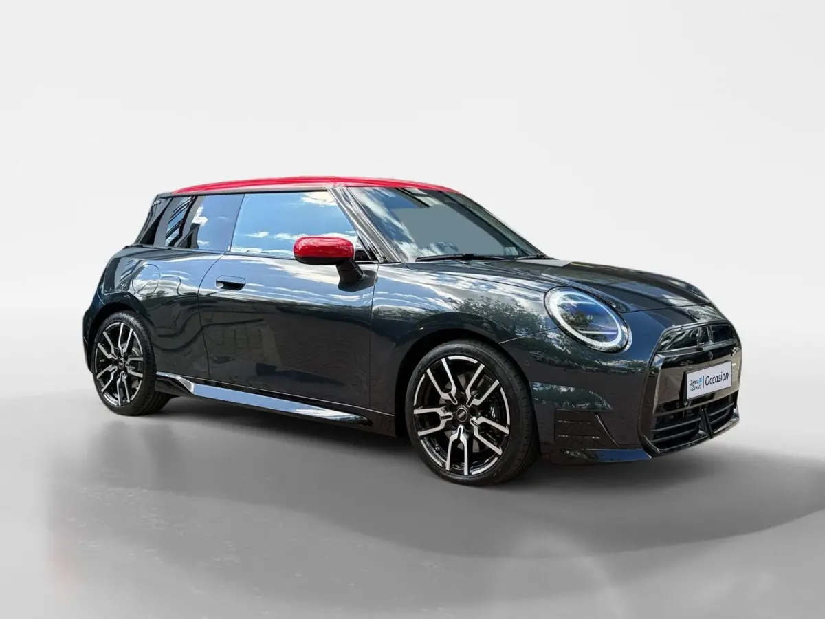 Cooper E John Cooper Works XL 40.7 kWh BOMVOL | Glassroof | Stoel + stuurverwarming | 360 Camera | Memory functie |