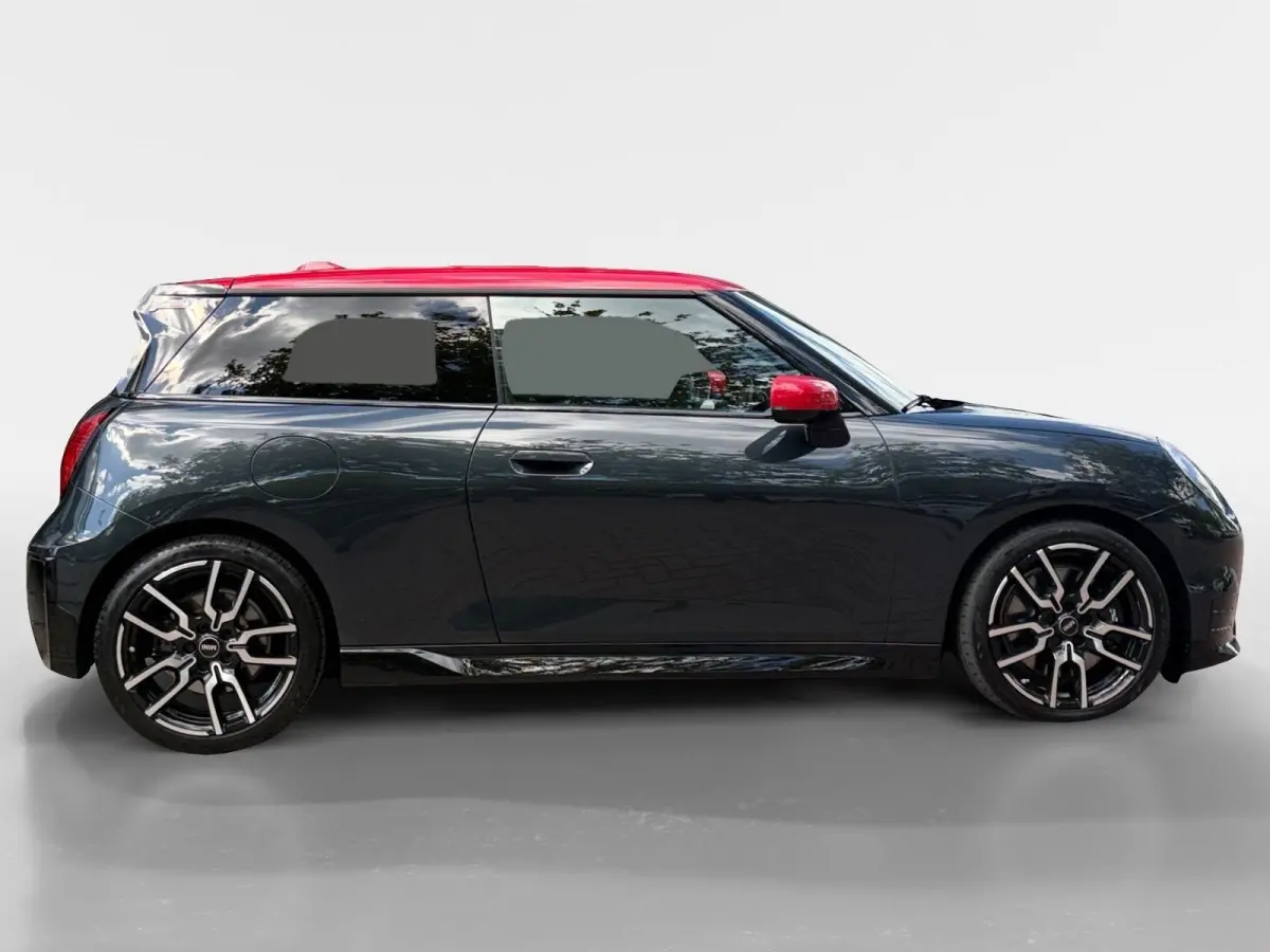 Cooper E John Cooper Works XL 40.7 kWh BOMVOL | Glassroof | Stoel + stuurverwarming | 360 Camera | Memory functie |