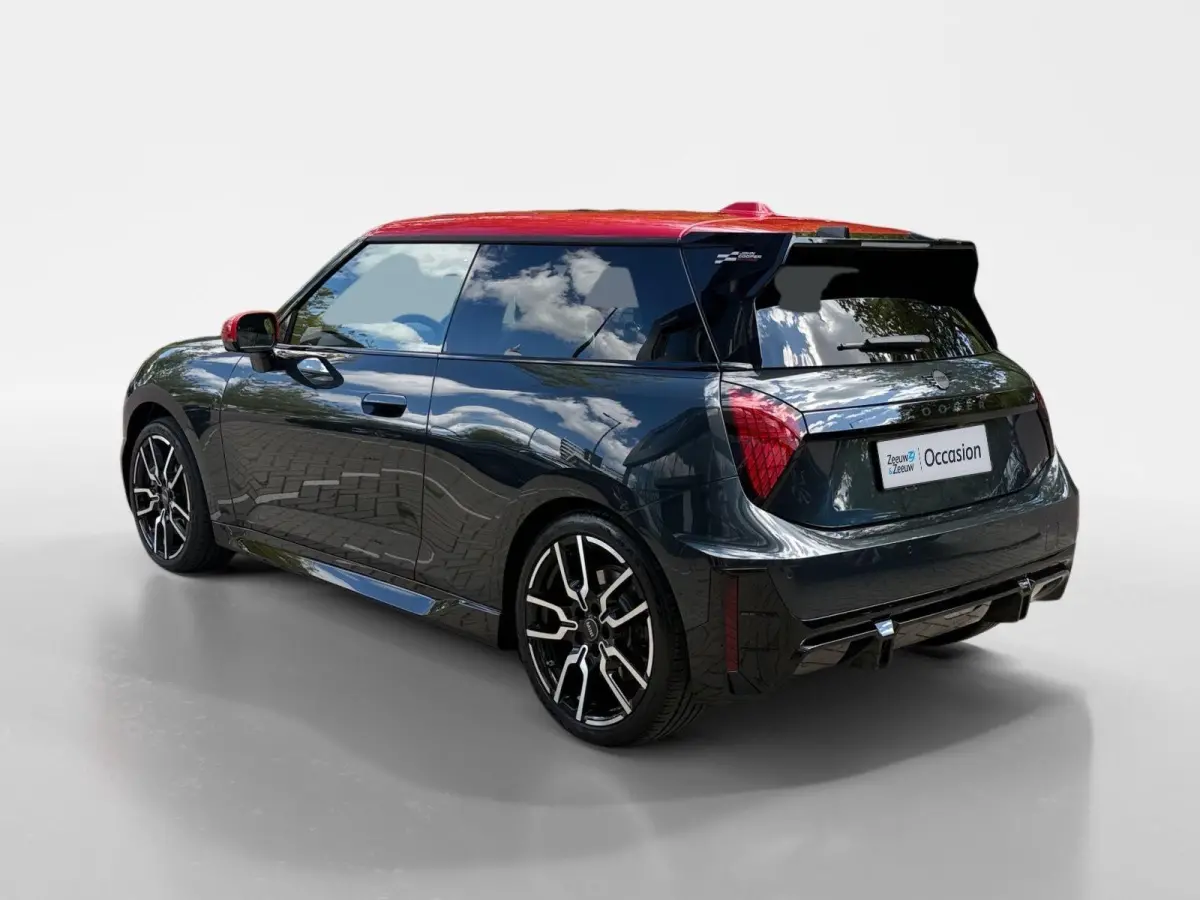 Cooper E John Cooper Works XL 40.7 kWh BOMVOL | Glassroof | Stoel + stuurverwarming | 360 Camera | Memory functie |