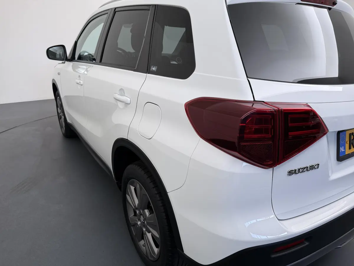 1.4 Boosterjet Select Smart Hybrid | Achteruitrijcamera | Stoelverwarming | Climate Control |