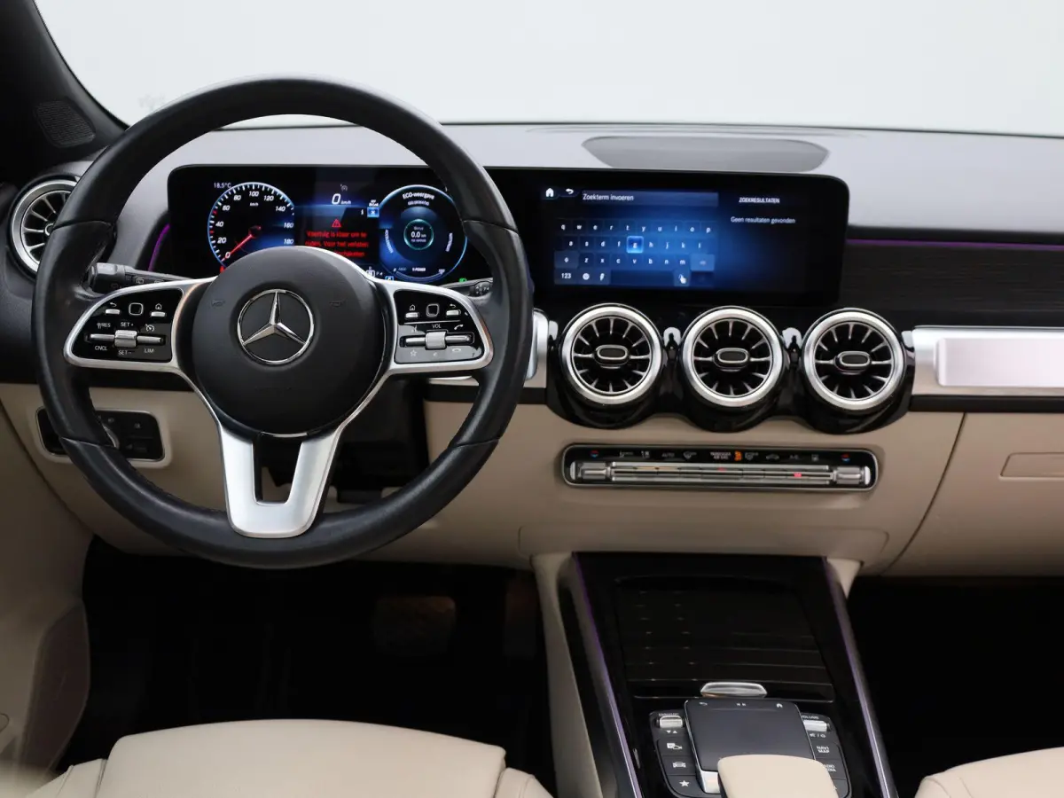 250 Luxury Line 7p. 67 kWh | Apple Carplay / Android Auto | Panoramadak | Sfeerverlichting | Achteruitrijcamera | Parkeersensoren |