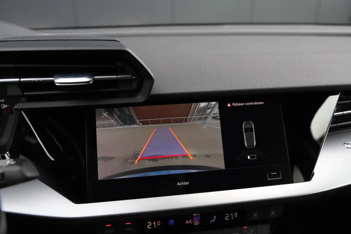 30 TFSI 110pk Advanced edition Achteruitrijcamera Sportstoelen LED CarPlay Clima Cruise NL-Auto!