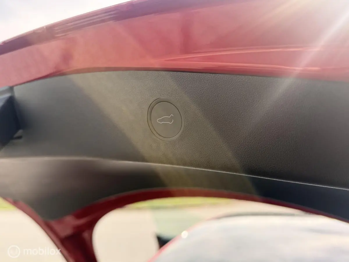 Long Range AWD 75 kWh | Warmtepomp | 88,9% SOH | Rood Mica