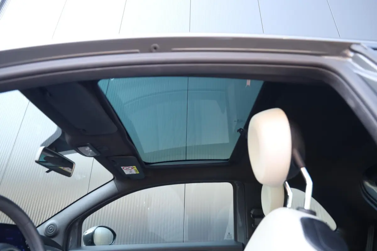 1.0 Hybrid Dolcevita Panoramadak Airco Cruise CarPlay Parkeersensoren NL-Auto!