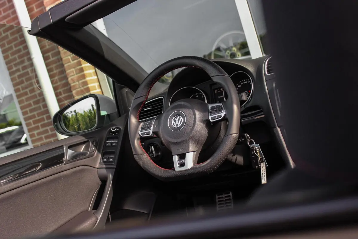 2.0 TSI GTI | 2e eigenaar | DSG | Xenon | Stoelverwarming | Climatronic | Cruise control | Navigatie | Bluetooth | PDC | 18 inch Detroit | Origineel