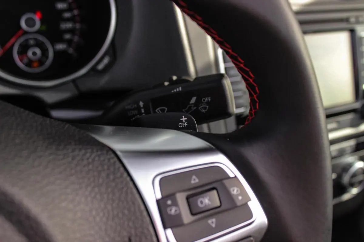 2.0 TSI GTI | 2e eigenaar | DSG | Xenon | Stoelverwarming | Climatronic | Cruise control | Navigatie | Bluetooth | PDC | 18 inch Detroit | Origineel