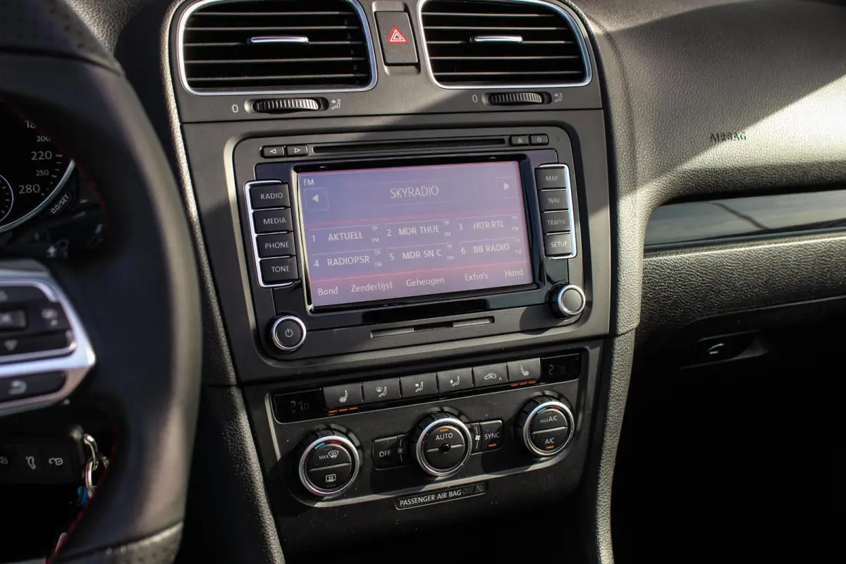 2.0 TSI GTI | 2e eigenaar | DSG | Xenon | Stoelverwarming | Climatronic | Cruise control | Navigatie | Bluetooth | PDC | 18 inch Detroit | Origineel