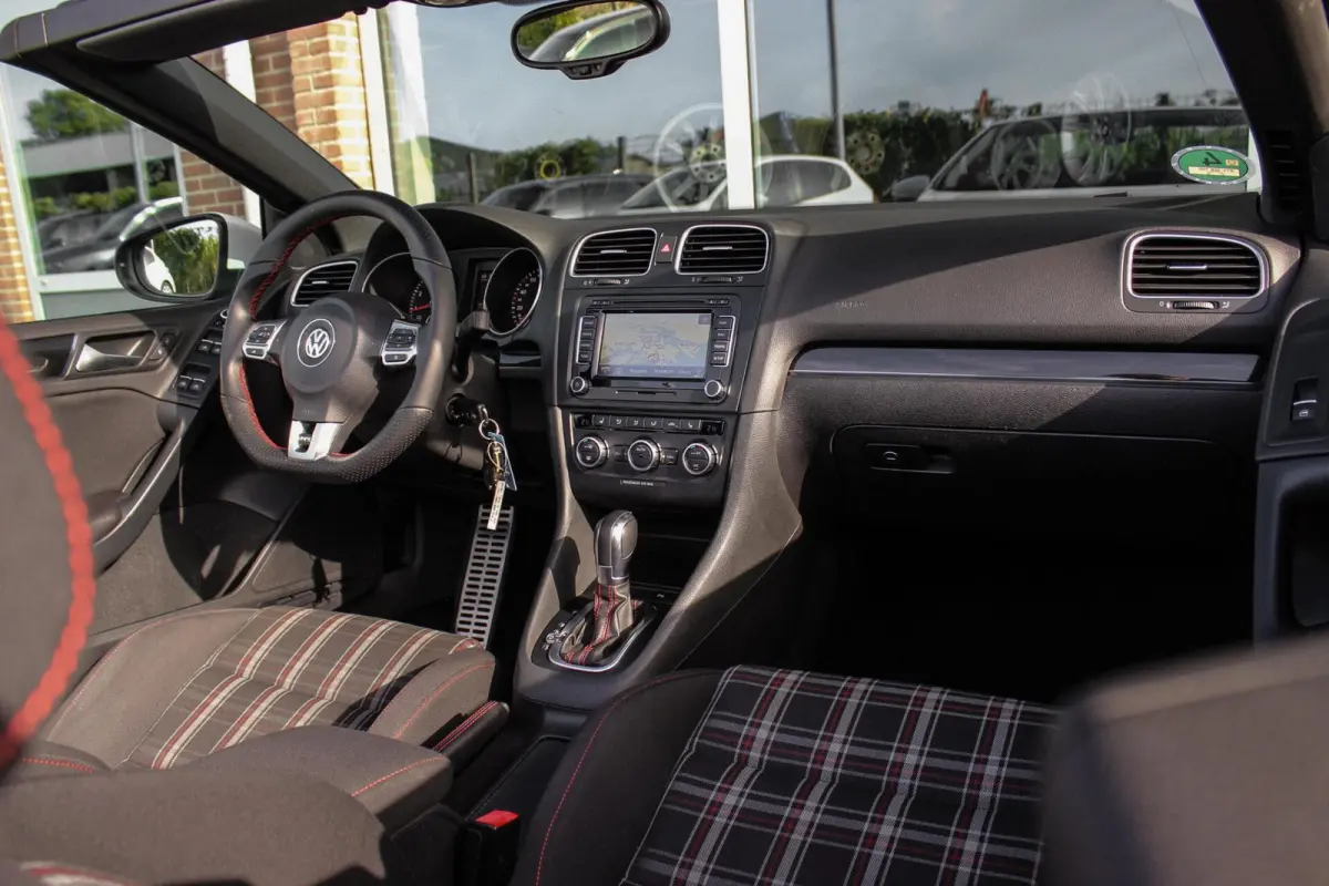 2.0 TSI GTI | 2e eigenaar | DSG | Xenon | Stoelverwarming | Climatronic | Cruise control | Navigatie | Bluetooth | PDC | 18 inch Detroit | Origineel