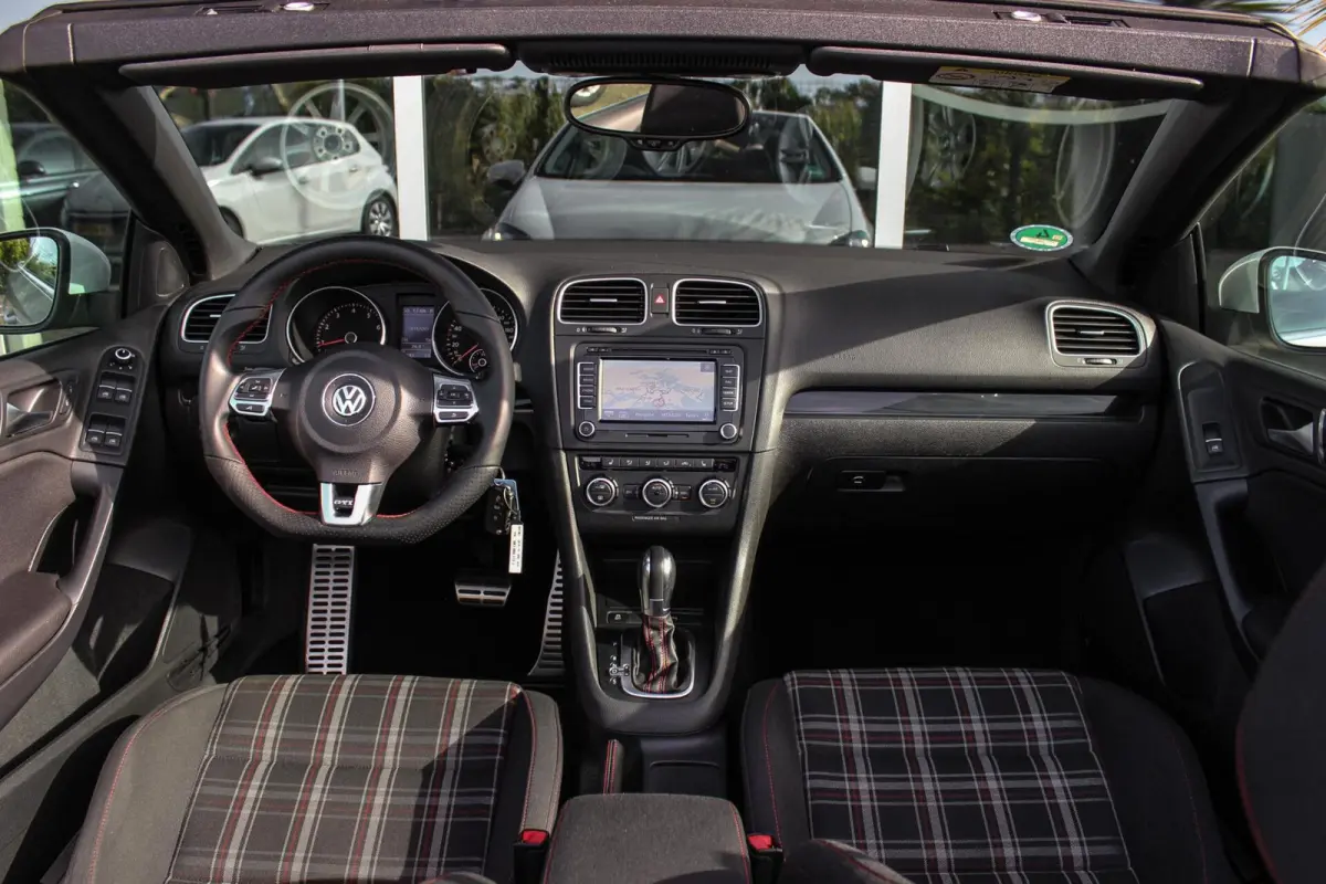 2.0 TSI GTI | 2e eigenaar | DSG | Xenon | Stoelverwarming | Climatronic | Cruise control | Navigatie | Bluetooth | PDC | 18 inch Detroit | Origineel