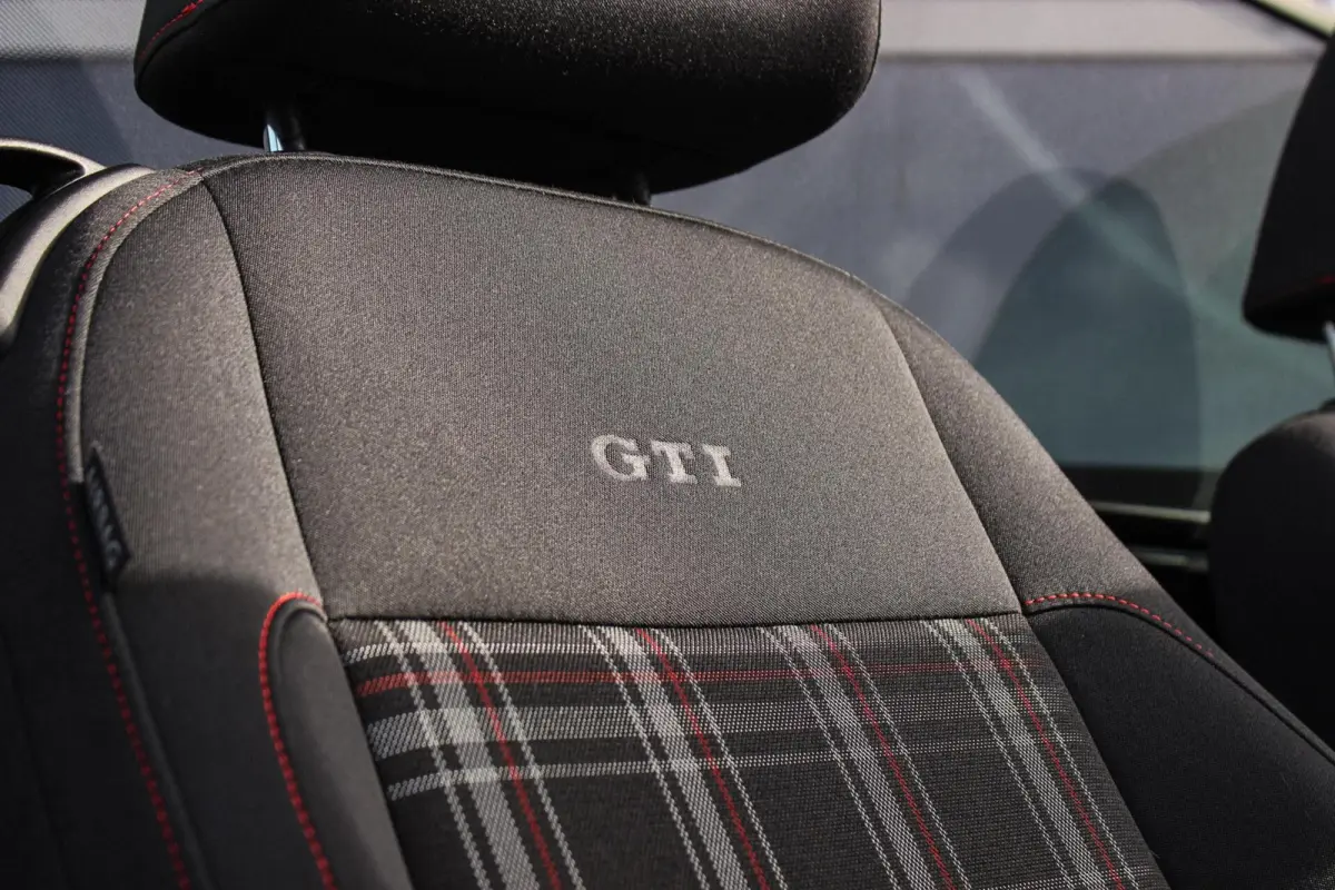 2.0 TSI GTI | 2e eigenaar | DSG | Xenon | Stoelverwarming | Climatronic | Cruise control | Navigatie | Bluetooth | PDC | 18 inch Detroit | Origineel