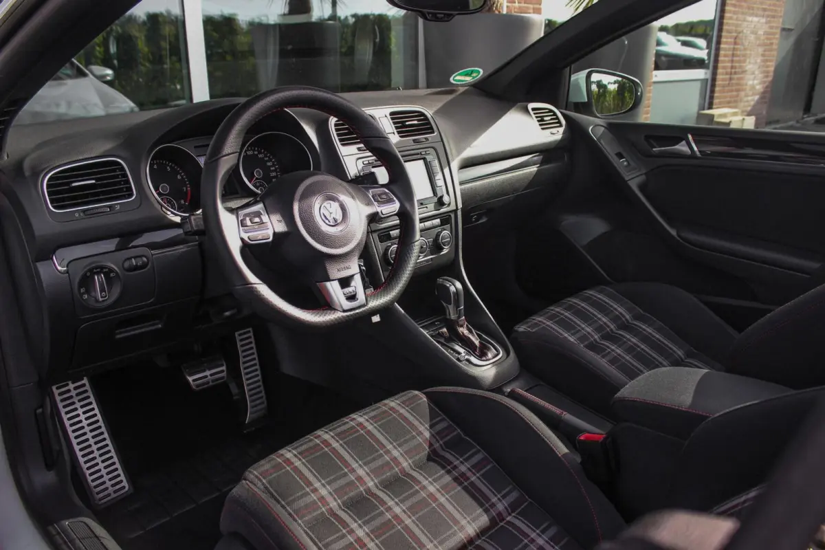 2.0 TSI GTI | 2e eigenaar | DSG | Xenon | Stoelverwarming | Climatronic | Cruise control | Navigatie | Bluetooth | PDC | 18 inch Detroit | Origineel