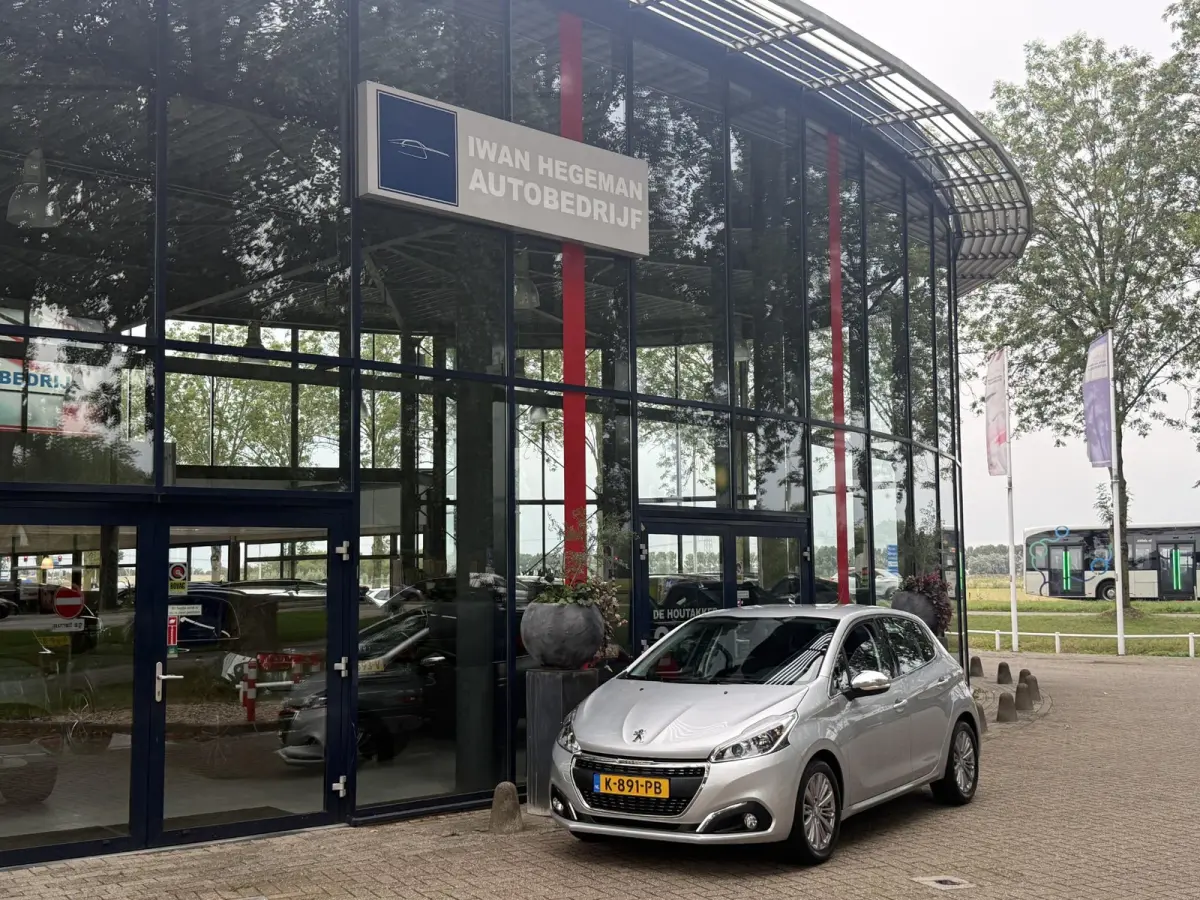 1.2 PureTech Tech Edition 110PK | Navigatie | Climate Control | Cruise Control | Parkeersensoren
