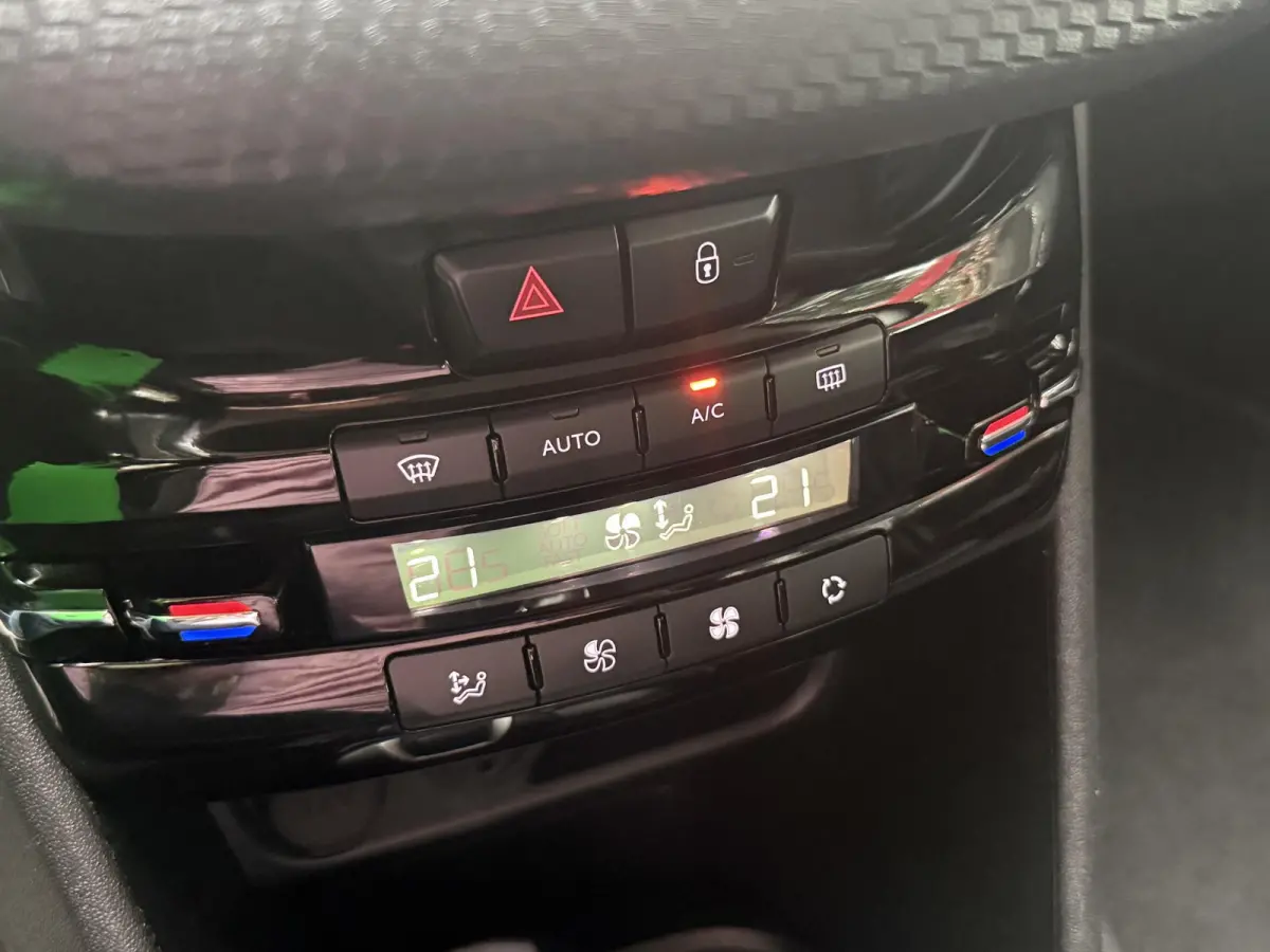 1.2 PureTech Tech Edition 110PK | Navigatie | Climate Control | Cruise Control | Parkeersensoren