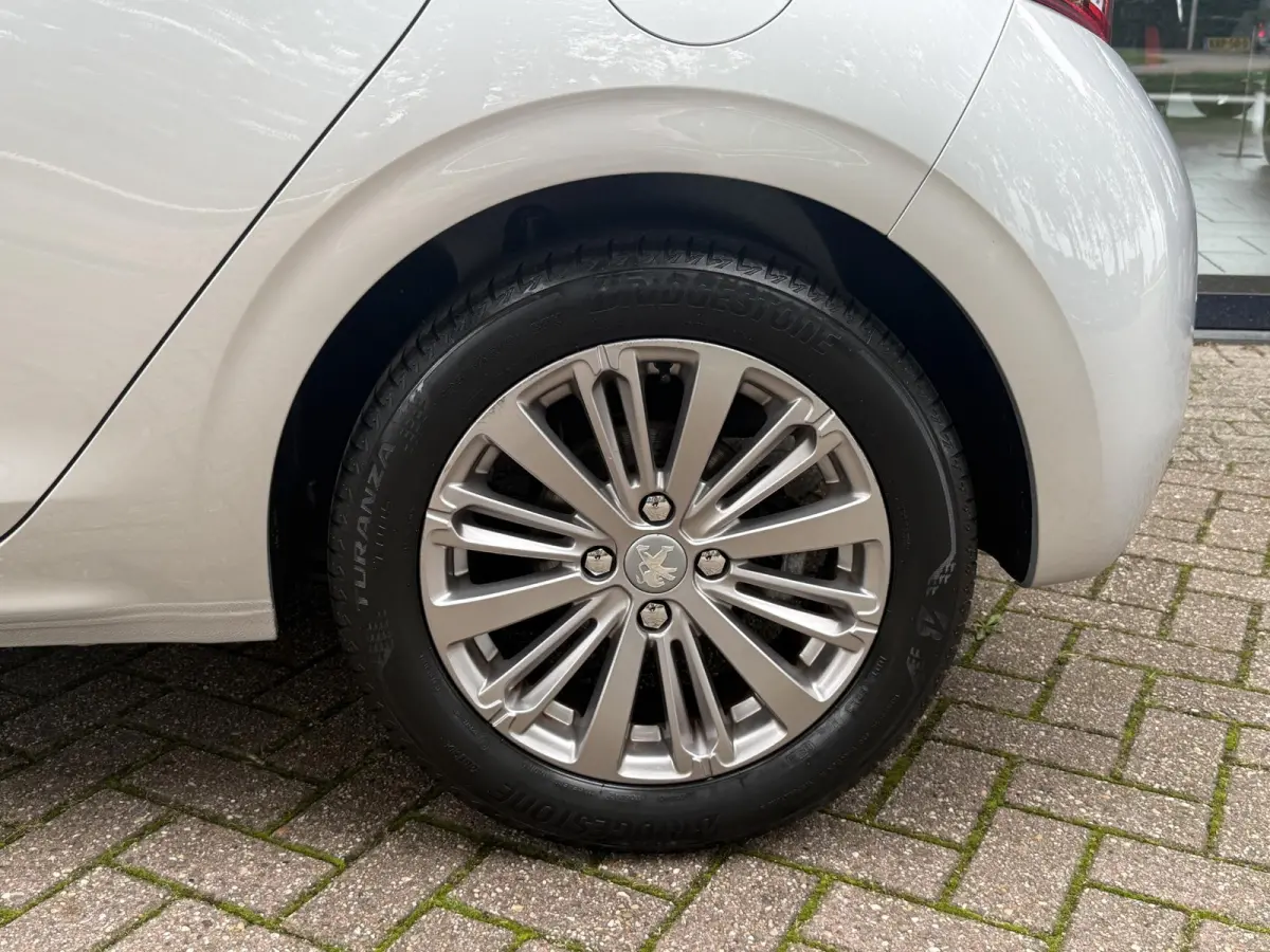 1.2 PureTech Tech Edition 110PK | Navigatie | Climate Control | Cruise Control | Parkeersensoren
