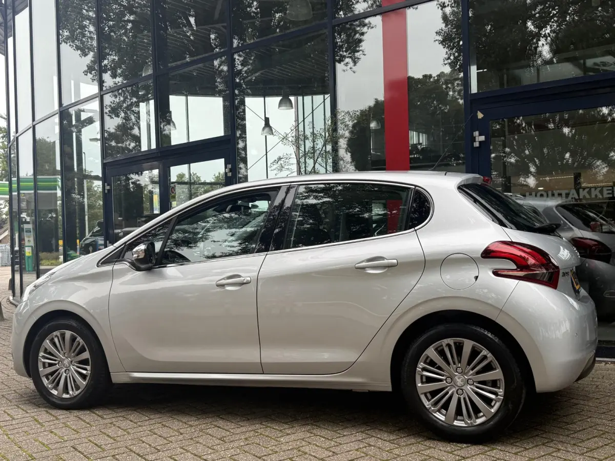 1.2 PureTech Tech Edition 110PK | Navigatie | Climate Control | Cruise Control | Parkeersensoren