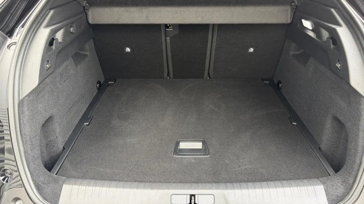 1.2 HYBRID 145PK ALLURE AUTOMAAT / NAVI / LEDER / CLIMA / FULL-LED / 19" LMV / KEYLESS / CAMERA / CRUISECONTROL / ORG. NL. !!