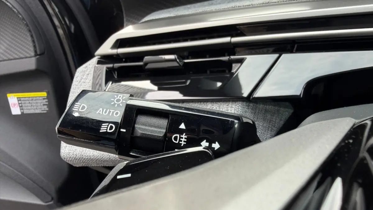 1.2 HYBRID 145PK ALLURE AUTOMAAT / NAVI / LEDER / CLIMA / FULL-LED / 19" LMV / KEYLESS / CAMERA / CRUISECONTROL / ORG. NL. !!
