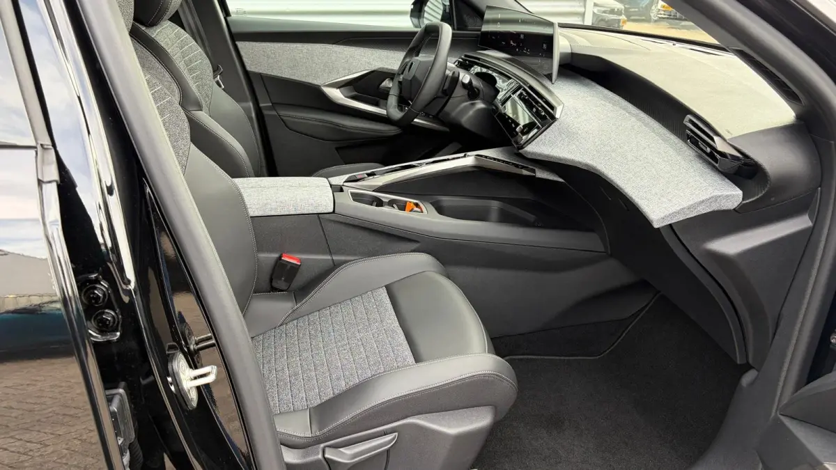 1.2 HYBRID 145PK ALLURE AUTOMAAT / NAVI / LEDER / CLIMA / FULL-LED / 19" LMV / KEYLESS / CAMERA / CRUISECONTROL / ORG. NL. !!