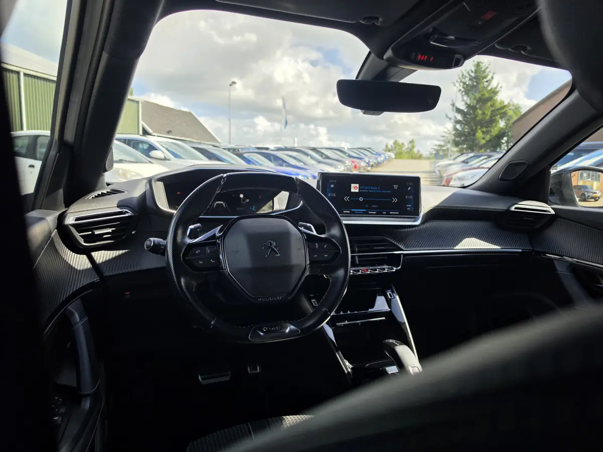 1.2 PureTech GT-Line | D.RIEM Vervangen | Trekhaak | Automaat | Navi |