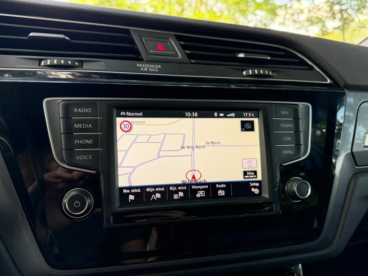 1.8 TSI R-Line | 7-Persoons + Panoramadak + Orgineel Nederlands |