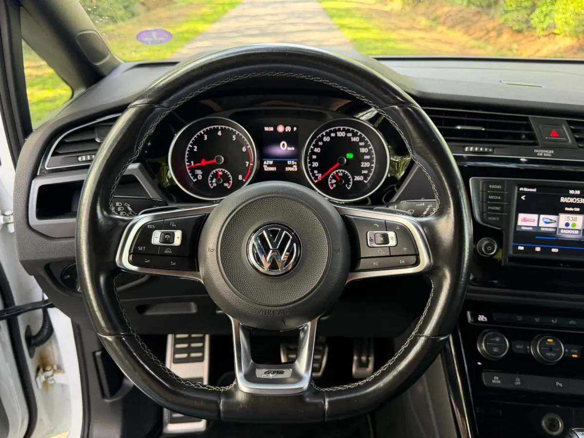 1.8 TSI R-Line | 7-Persoons + Panoramadak + Orgineel Nederlands |