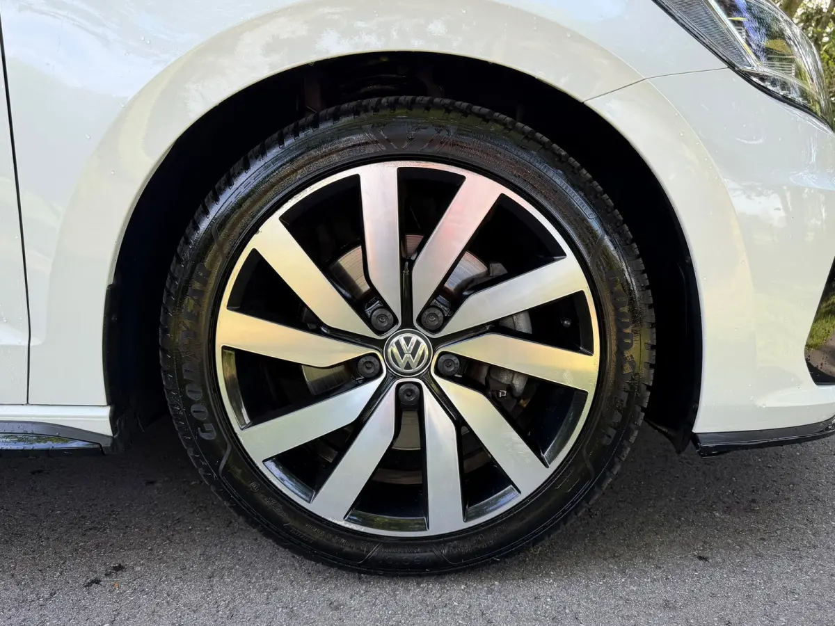1.8 TSI R-Line | 7-Persoons + Panoramadak + Orgineel Nederlands |