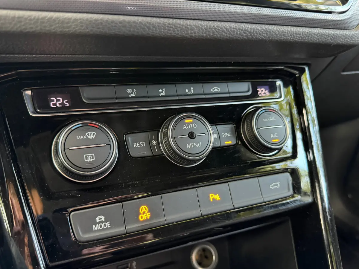 1.8 TSI R-Line | 7-Persoons + Panoramadak + Orgineel Nederlands |