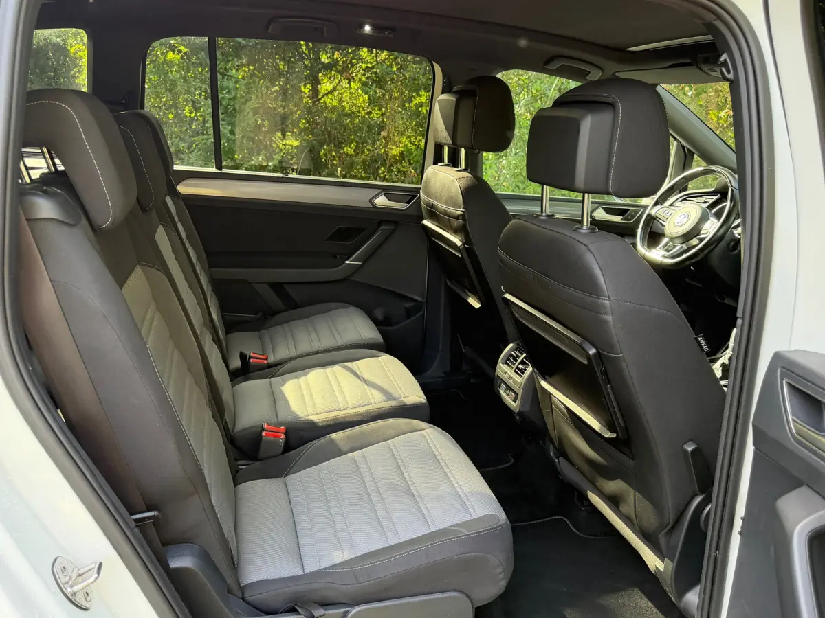 1.8 TSI R-Line | 7-Persoons + Panoramadak + Orgineel Nederlands |