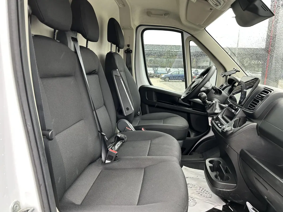 2.2 BlueHDi 120 S&S L2H2 3.3t | 2x Schuifdeur | Navigatie | Climate Control |