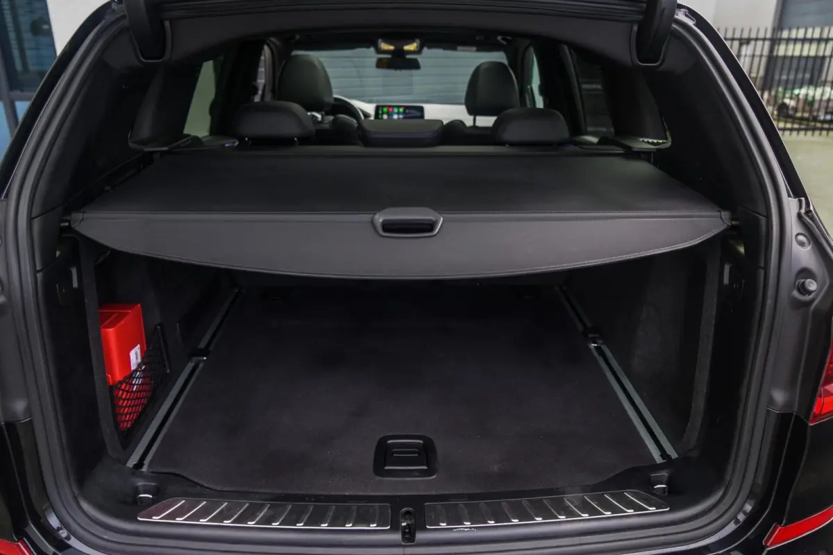 xDrive 30i 252PK M-SPORT PANO / CAMERA / MEMORY