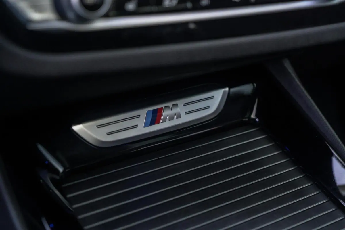 xDrive 30i 252PK M-SPORT PANO / CAMERA / MEMORY