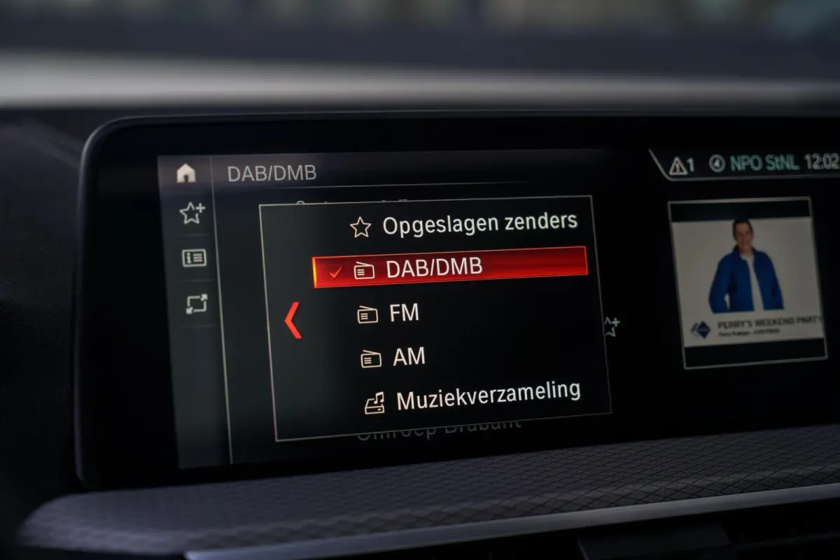 xDrive 30i 252PK M-SPORT PANO / CAMERA / MEMORY