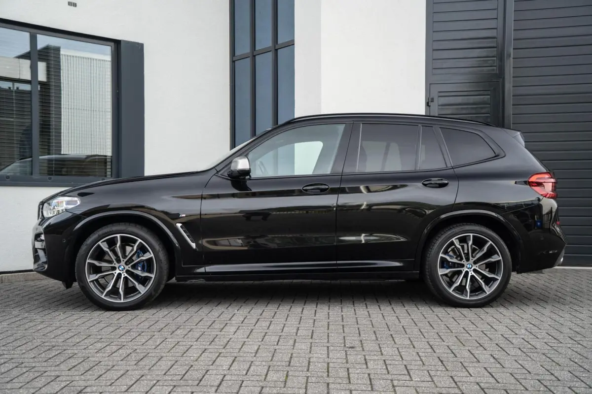 xDrive 30i 252PK M-SPORT PANO / CAMERA / MEMORY