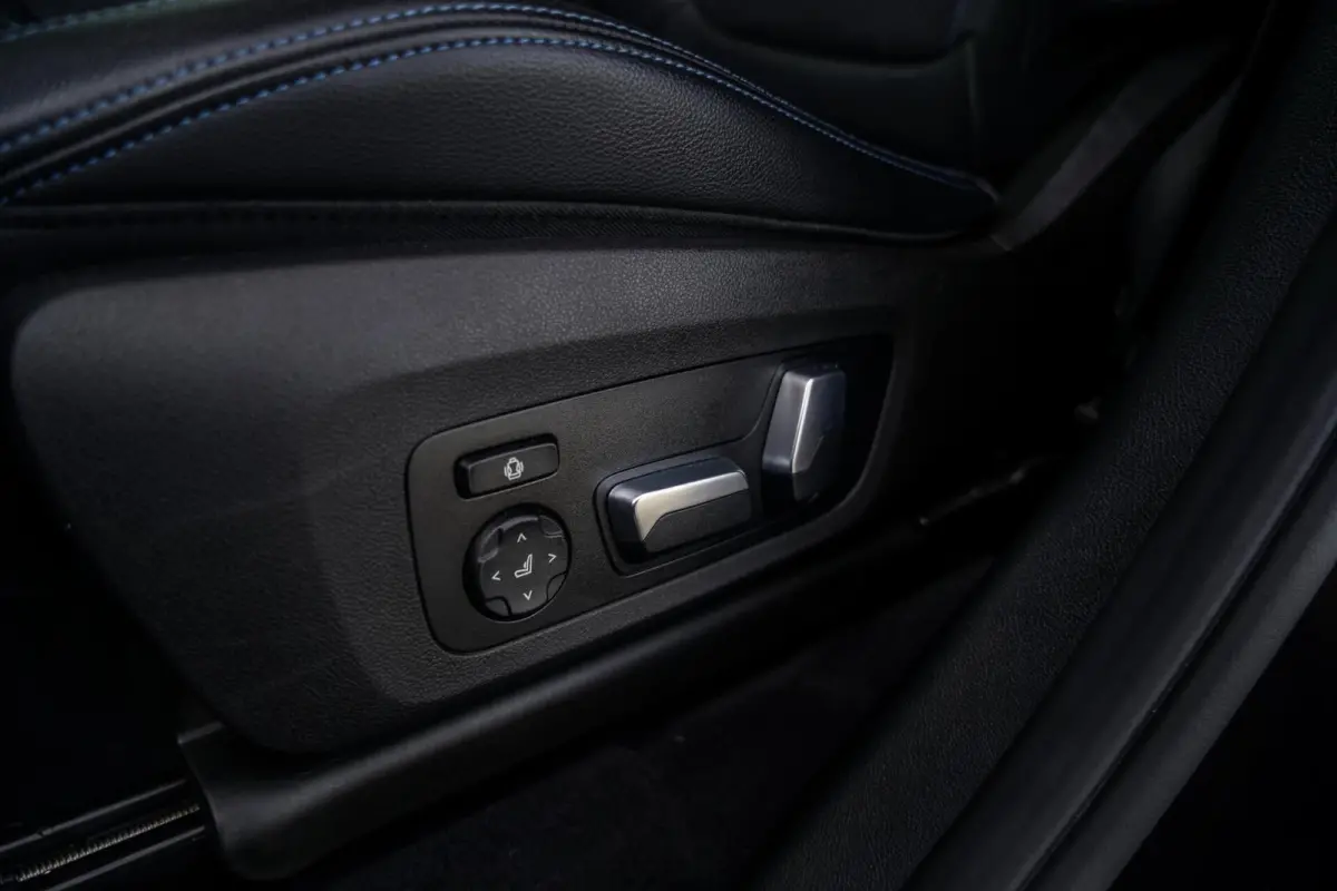 xDrive 30i 252PK M-SPORT PANO / CAMERA / MEMORY