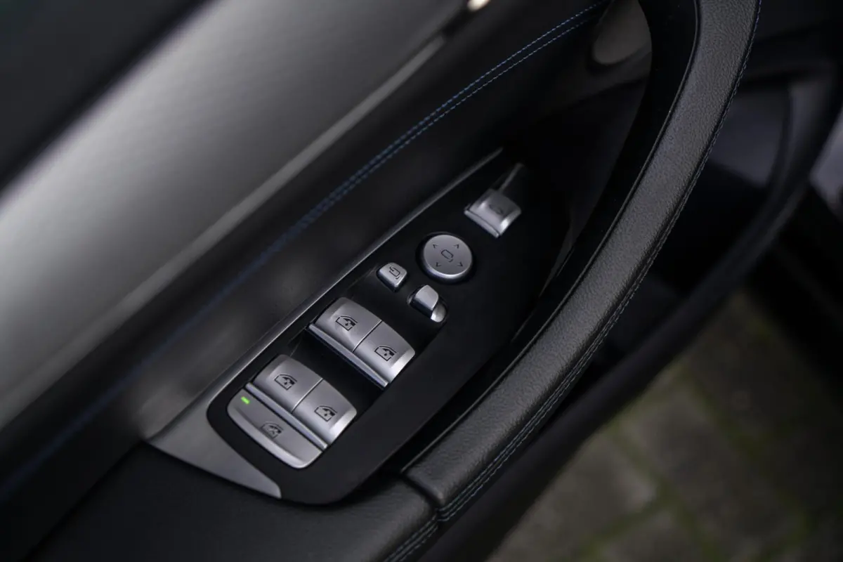 xDrive 30i 252PK M-SPORT PANO / CAMERA / MEMORY