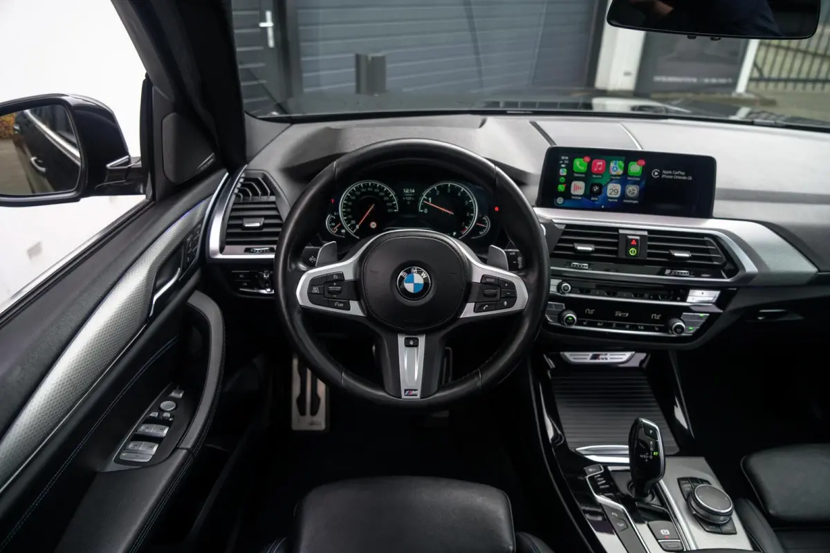 xDrive 30i 252PK M-SPORT PANO / CAMERA / MEMORY