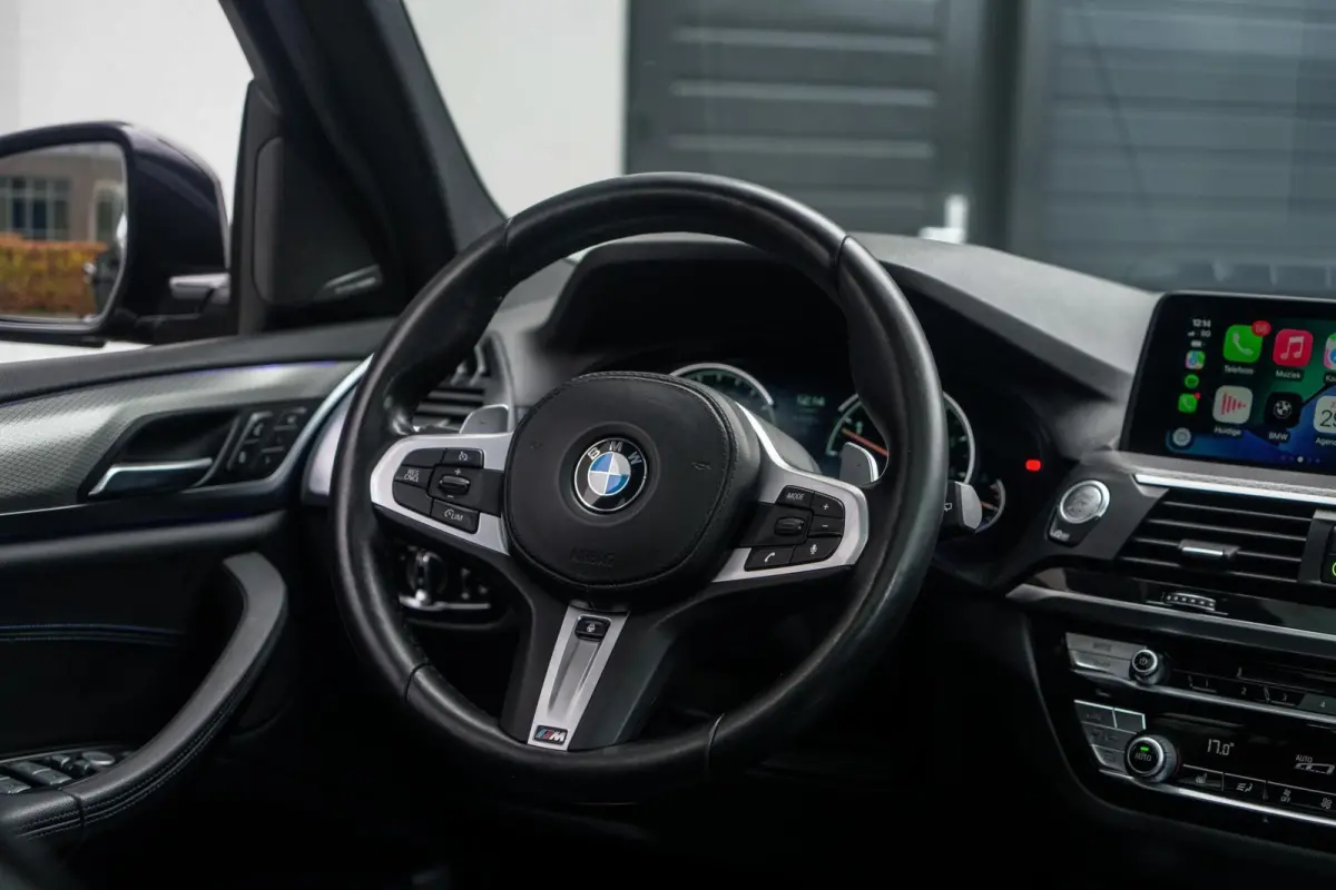 xDrive 30i 252PK M-SPORT PANO / CAMERA / MEMORY