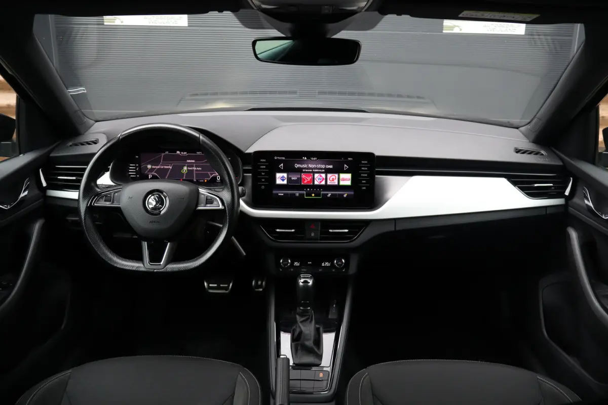 1.0 TSI Sport Business I 1ste eig. I Trekhaak 1200KG I Carplay I Winterpakket I 17" I Navi I PDC I