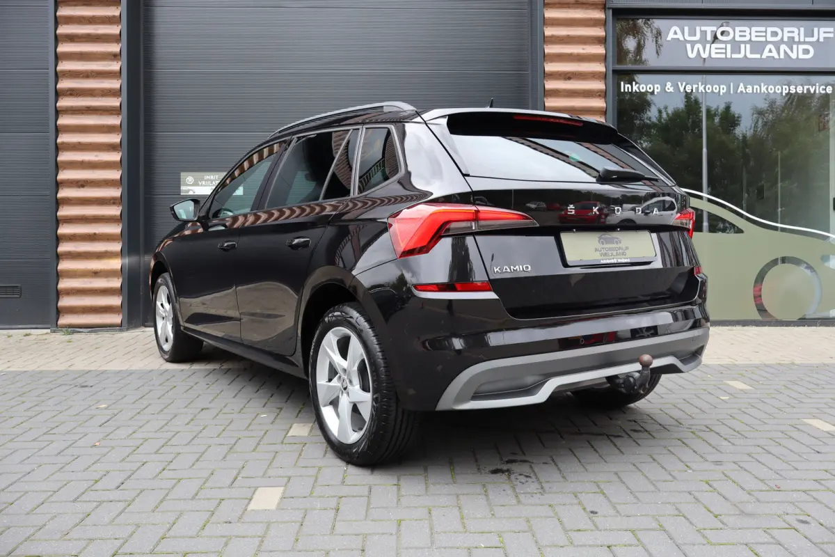 1.0 TSI Sport Business I 1ste eig. I Trekhaak 1200KG I Carplay I Winterpakket I 17" I Navi I PDC I