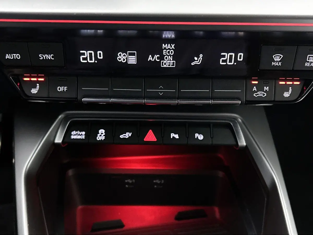 45 TFSI e S edition Competition 245 PK | S-line | Automaat | Navigatie | Camera | Adaptive cruise control | Climate Control | Stoelverwarming | Lichtmetalen velgen |