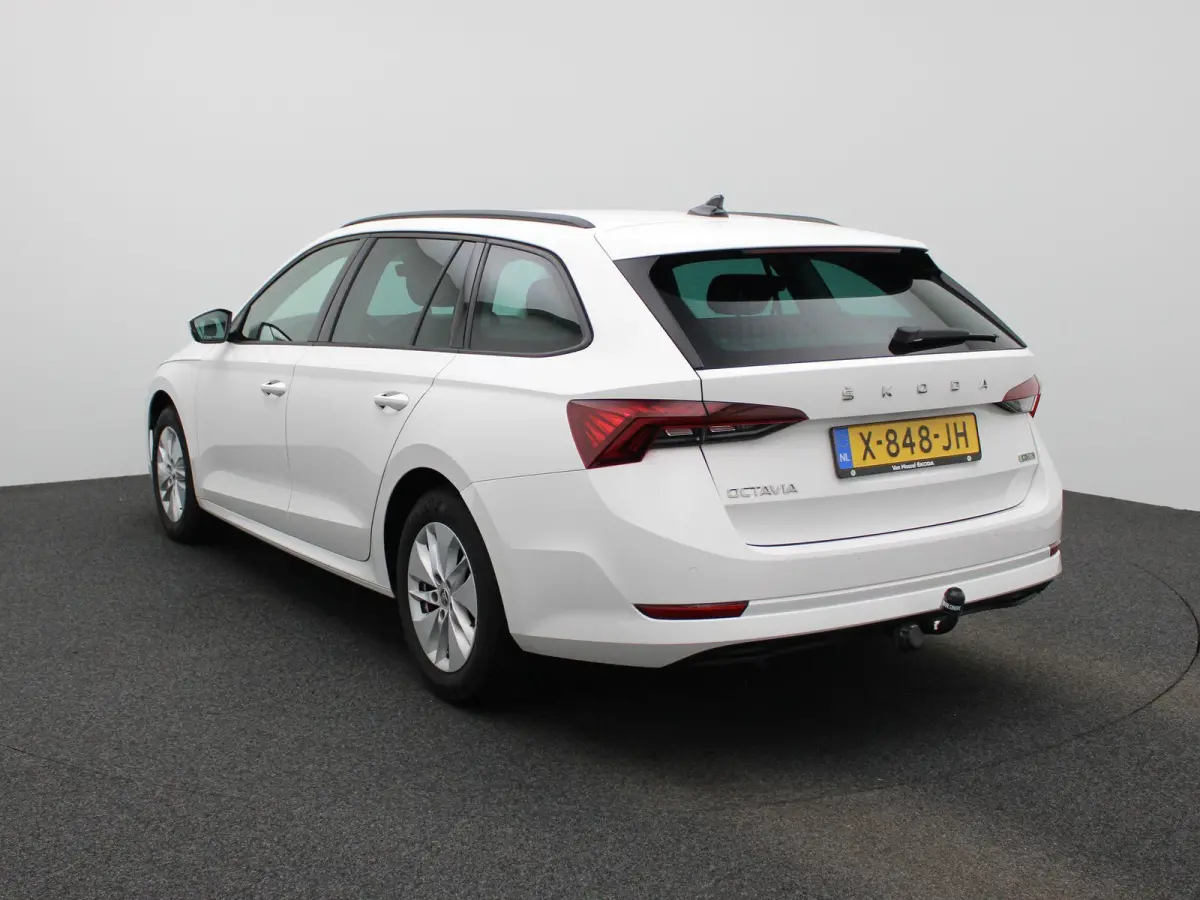 1.0 e-TSI Business Edition | Automaat | Apple Carplay / Android Auto | Parkeersensoren | Stoelverwarming |