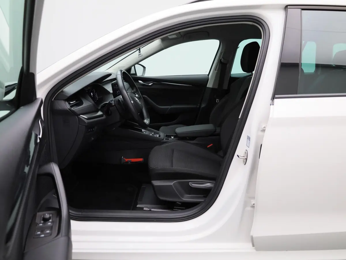 1.0 e-TSI Business Edition | Automaat | Apple Carplay / Android Auto | Parkeersensoren | Stoelverwarming |