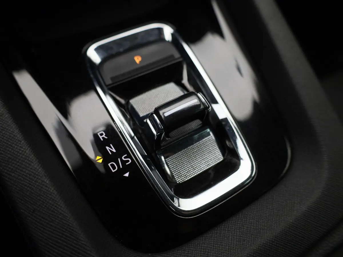 1.0 e-TSI Business Edition | Automaat | Apple Carplay / Android Auto | Parkeersensoren | Stoelverwarming |