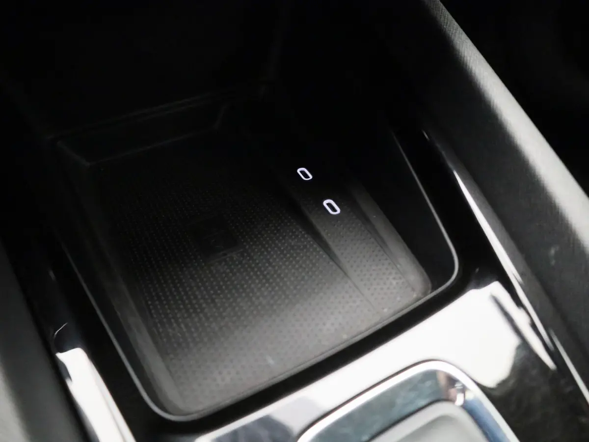 1.0 e-TSI Business Edition | Automaat | Apple Carplay / Android Auto | Parkeersensoren | Stoelverwarming |
